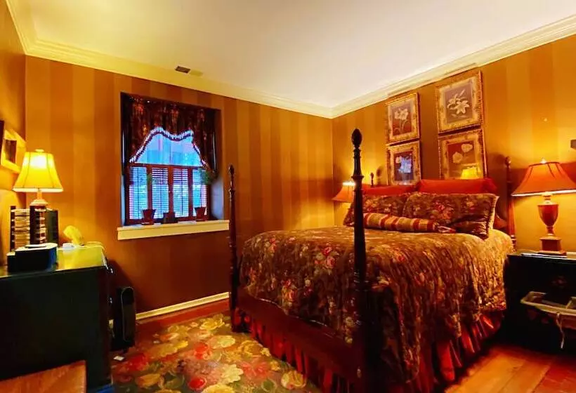 デラックススイート, Wayside Inn Bed And Breakfast