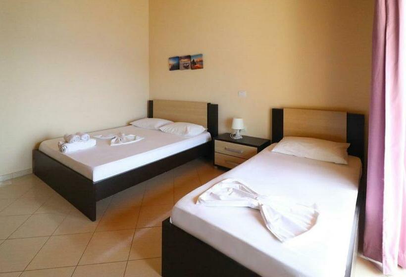 اتاق استاندارد سه نفره, Potami Beach Mondi Goro