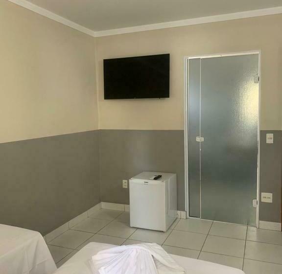 标准三人间, Barão Ribeirão