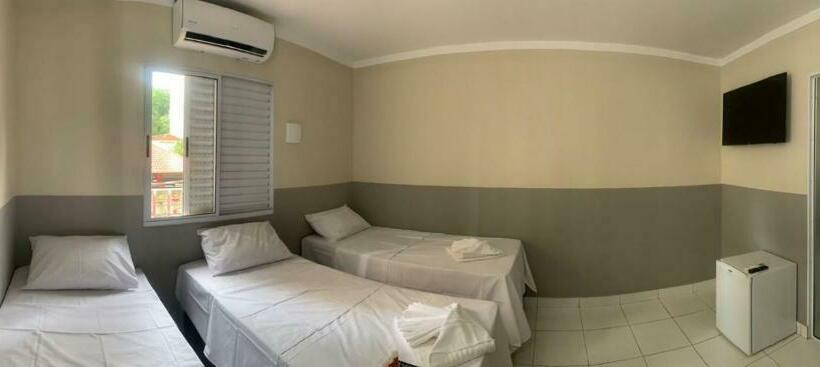 标准三人间, Barão Ribeirão