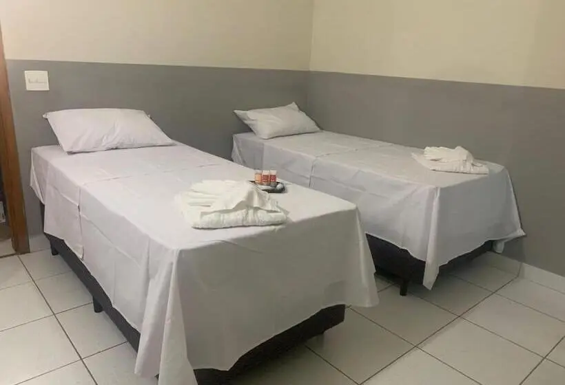 اتاق استاندارد چهار تخته, Barão Ribeirão