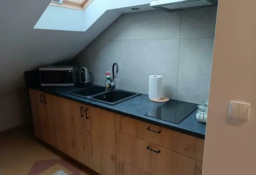 Standard Kolmen Hengen Huone, Restauracja Rozmarzyn