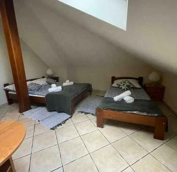 Standard Kolmen Hengen Huone, Restauracja Rozmarzyn