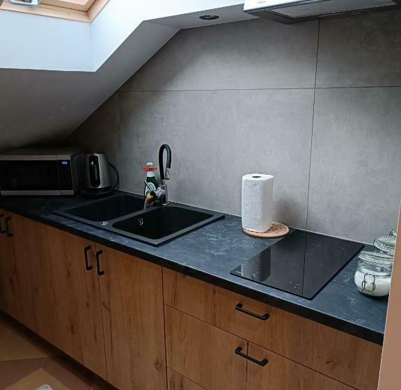 豪华房间, Restauracja Rozmarzyn