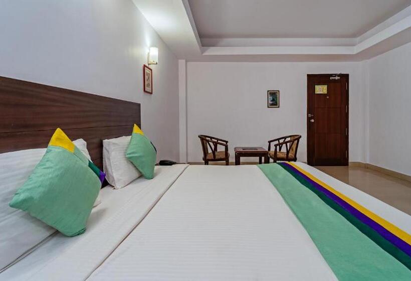 חדר דלוקס, Treebo Central