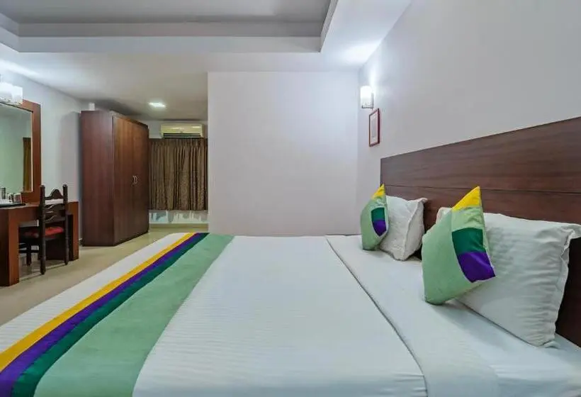 Chambre Deluxe, Treebo Central