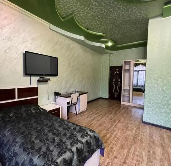 バルコニー付きスタンダードトリプルルーム, Prince Hotel Kapan