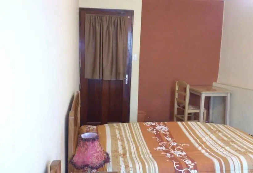 اتاق استاندارد یک نفره, Hostal Isidoros