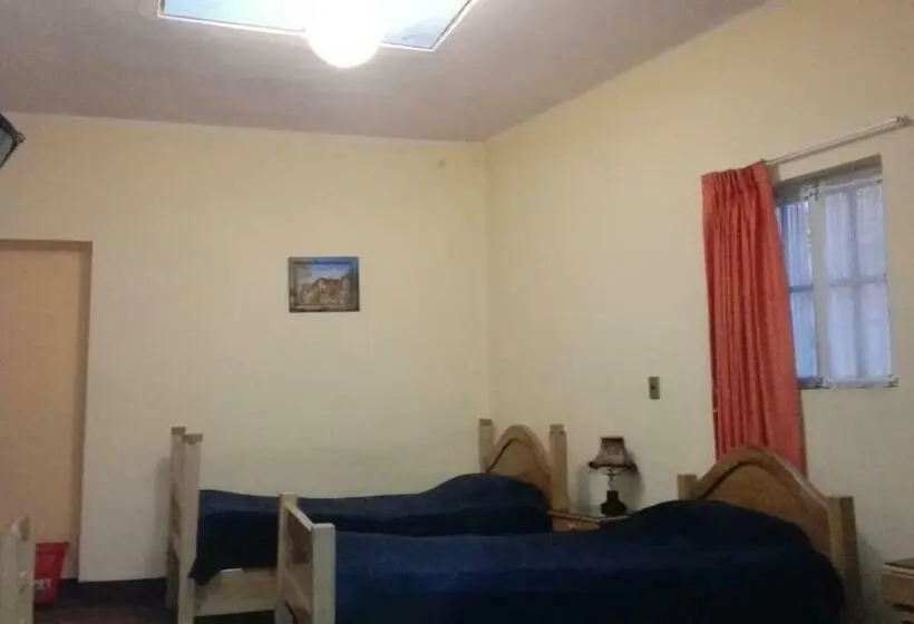 اتاق استاندارد سه نفره, Hostal Isidoros
