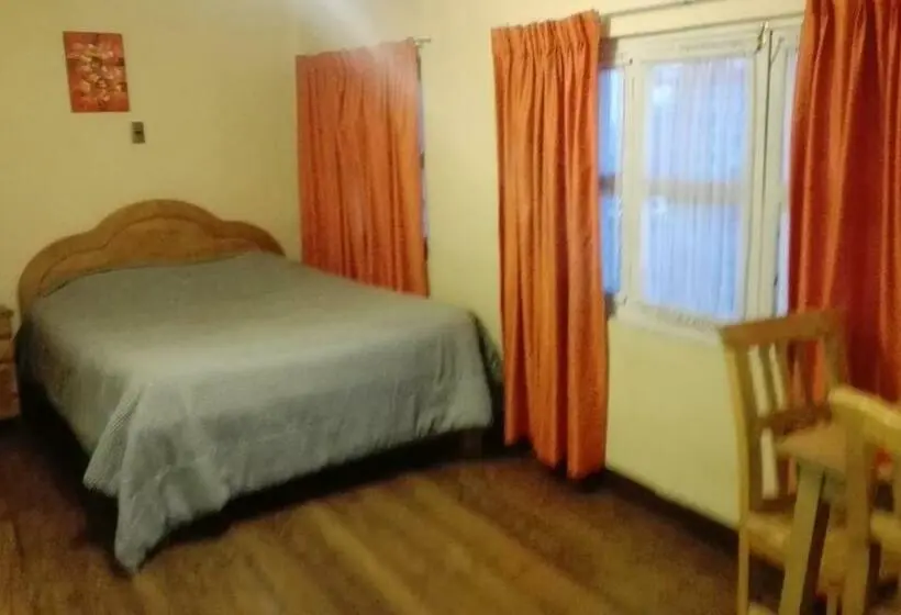 اتاق خانوادگی, Hostal Isidoros