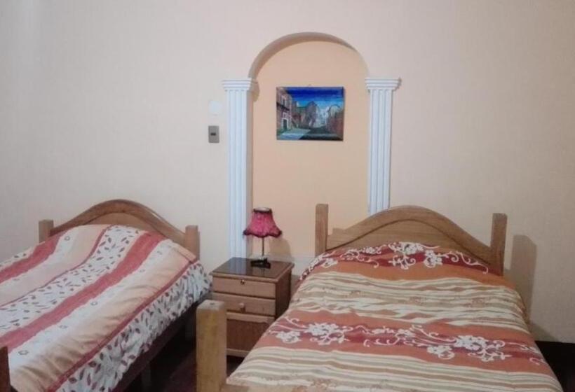 מיטה בחדר משותף, Hostal Isidoros