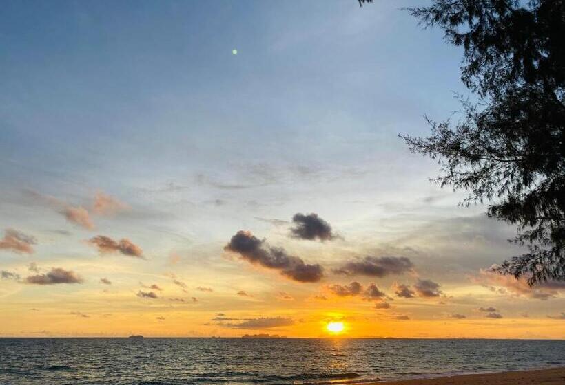 디럭스 방갈로, Long Beach Garden Resort