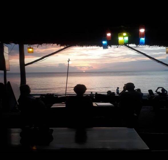 디럭스 방갈로, Long Beach Garden Resort