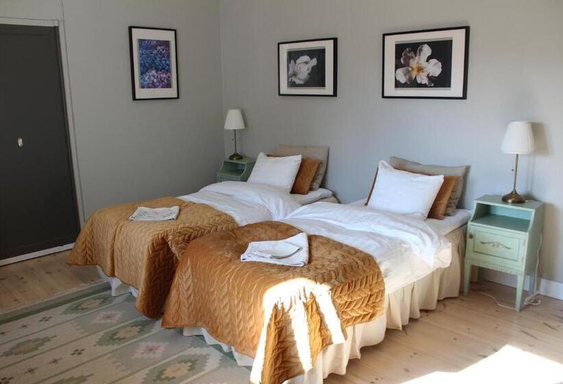 Номер Стандарт Вид на Сад, Gamla Brukshandeln B&b