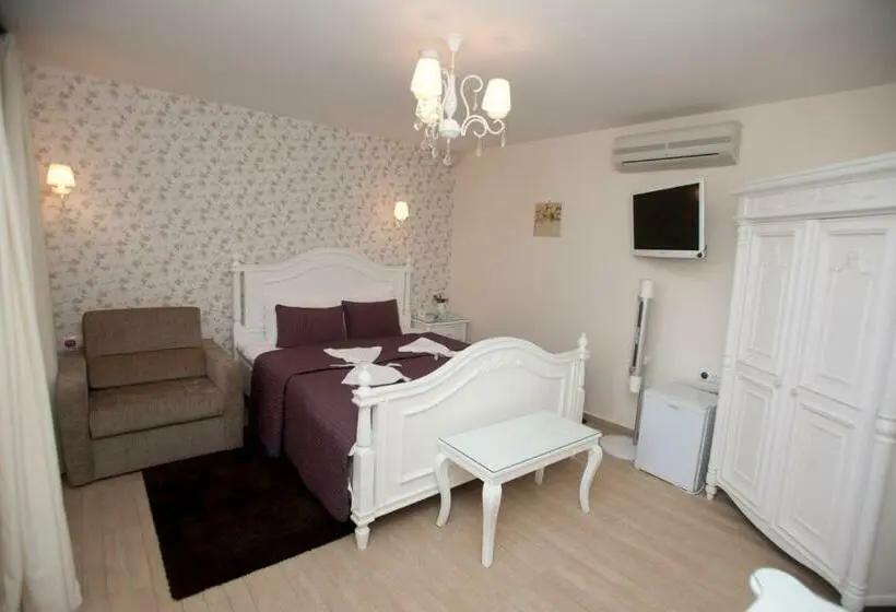 Deluxe-huone, Riva S Club
