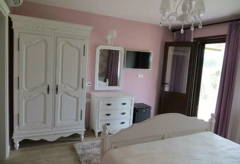 Deluxe-huone, Riva S Club