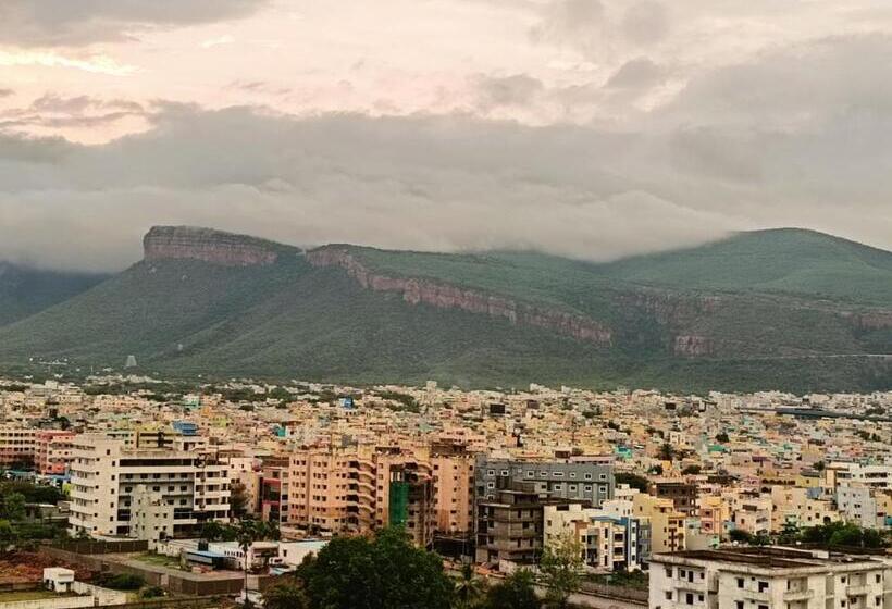 آپارتمان 1 خوابه, Starlit Suites Tirupati