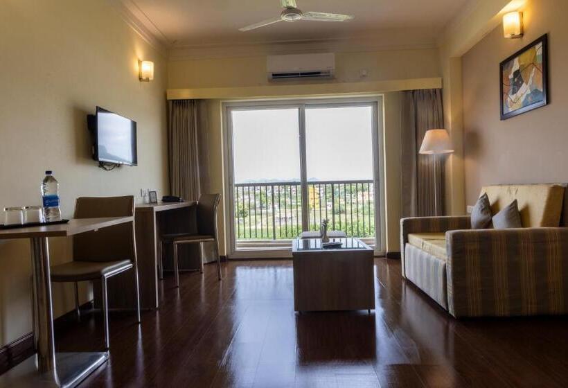 Люкс 2 Спальни, Starlit Suites Tirupati