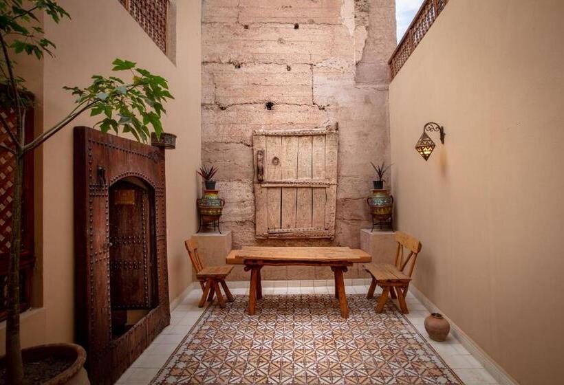 Superior Room with Terrace, Riad Les Remparts De La Kasbah