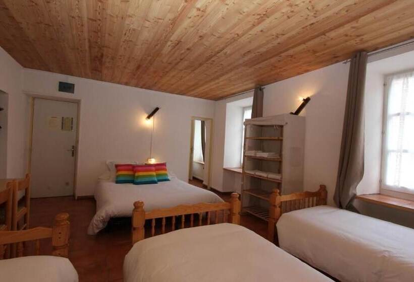 غرفة عائلية, Auberge De L Echauguette