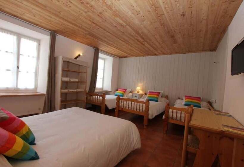 غرفة عائلية, Auberge De L Echauguette