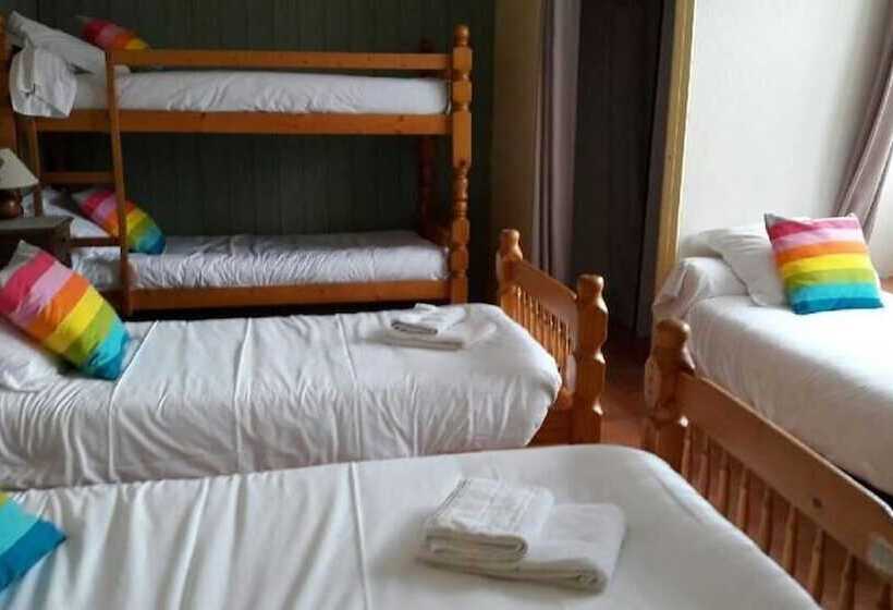 غرفة عائلية, Auberge De L Echauguette