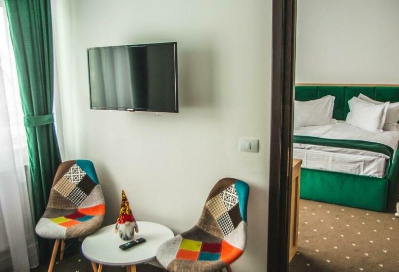 스탠다드 룸, Păunașul Codrilor