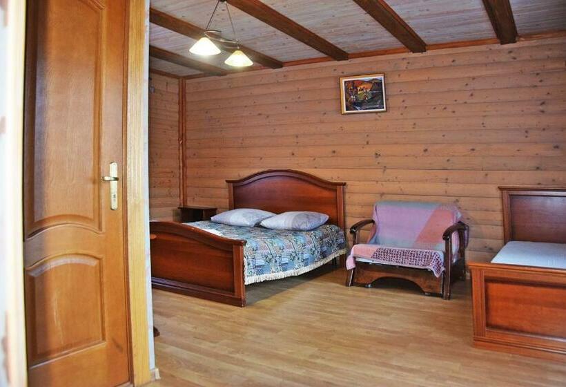 Standard 3 Pers. Værelse m. Balkon, лісова казка