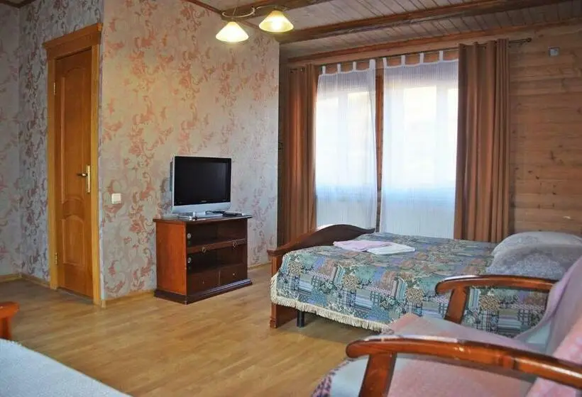 Standard Kolmen Hengen Huone Parveke, лісова казка