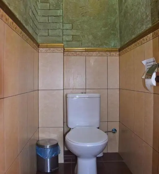 Standard Neljän Hengen Huone Parveke, лісова казка