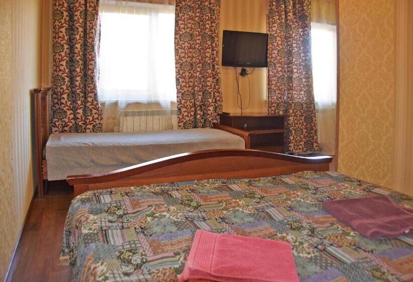 Standard 3 Pers. Værelse m. Balkon, лісова казка