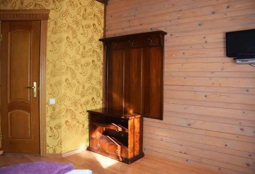 Economy Yhden Hengen Huone, лісова казка