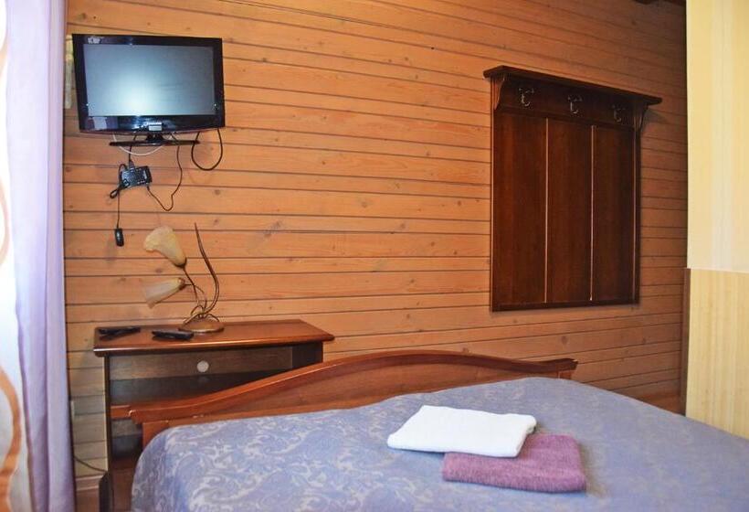 Standard Værelse, лісова казка