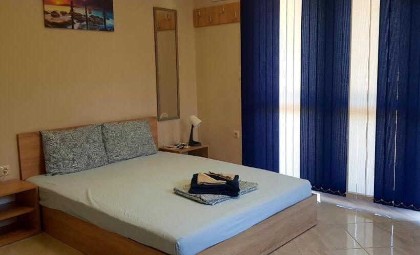 컴포트 트리플 룸, Black Sea Pearl Complex 1