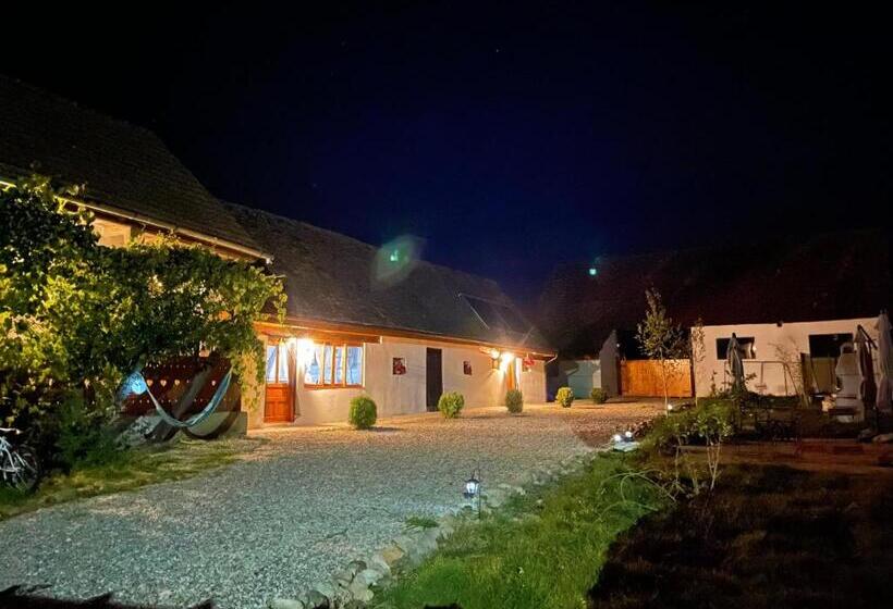 Дом 3 Спальни, Chalet Giuel