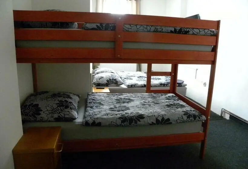 スタンダード４人部屋, Penzion Karolína
