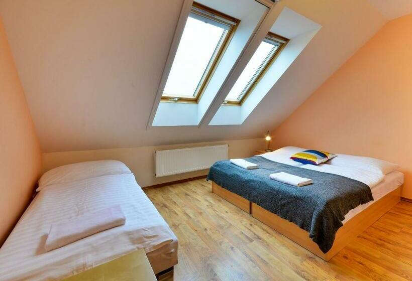 חדר סטנדרט לשלושה, Pension Markéta