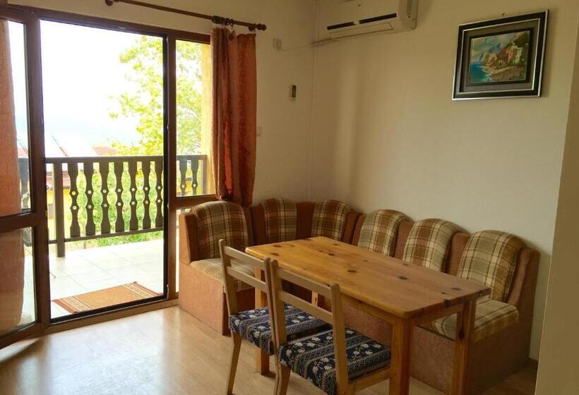 발코니가 있는 2 베드룸 아파트, Complex Terazini