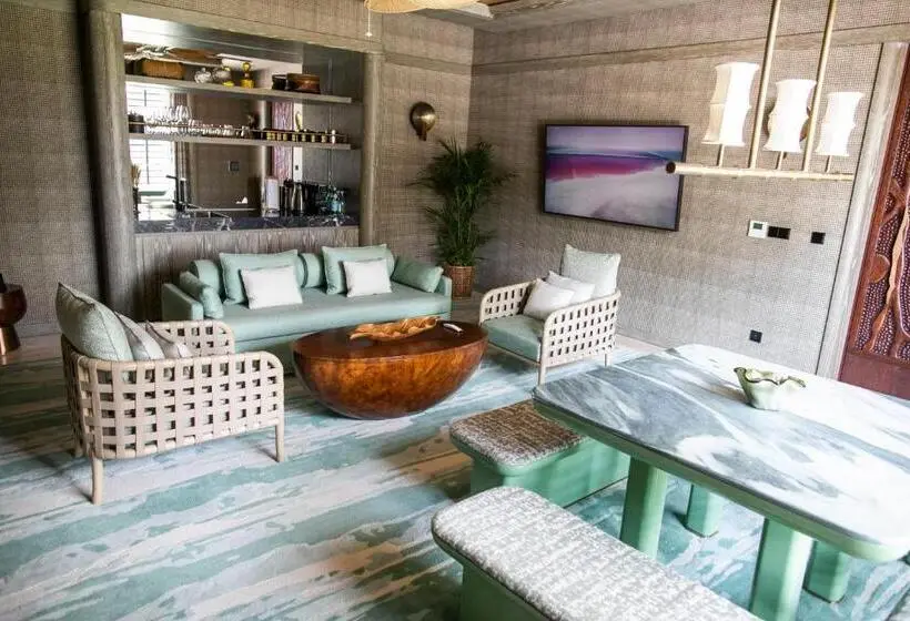 デラックススイート, Iniala Beach House