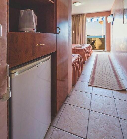 Triple Room Sea View, Villa Barcelona