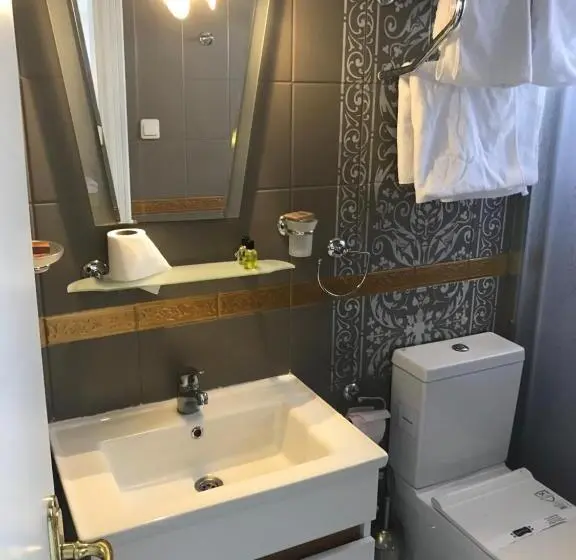 デラックススイート, Hancilar Otel