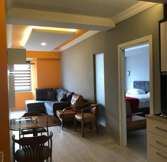 سوییت جونیور, Hancilar Otel