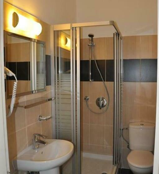 חדר סטנדרט, Elena