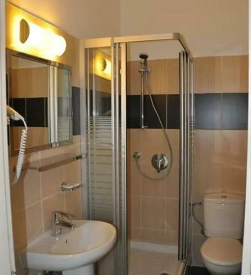 Chambre Standard, Elena