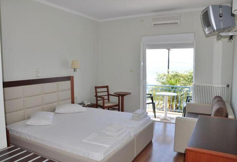 חדר סופריור, Elena