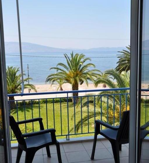 חדר קלאסי, Elena