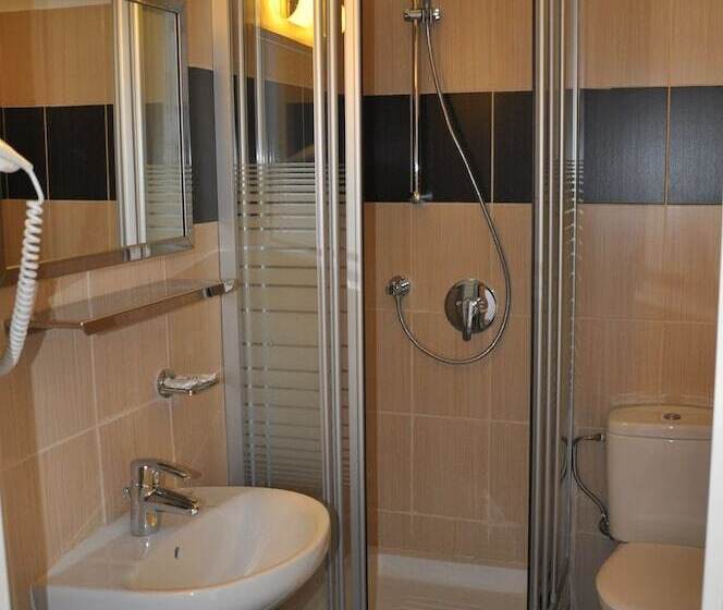 スタンダードルーム, Elena