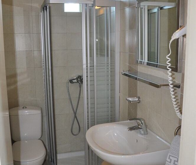 חדר סטנדרט, Elena