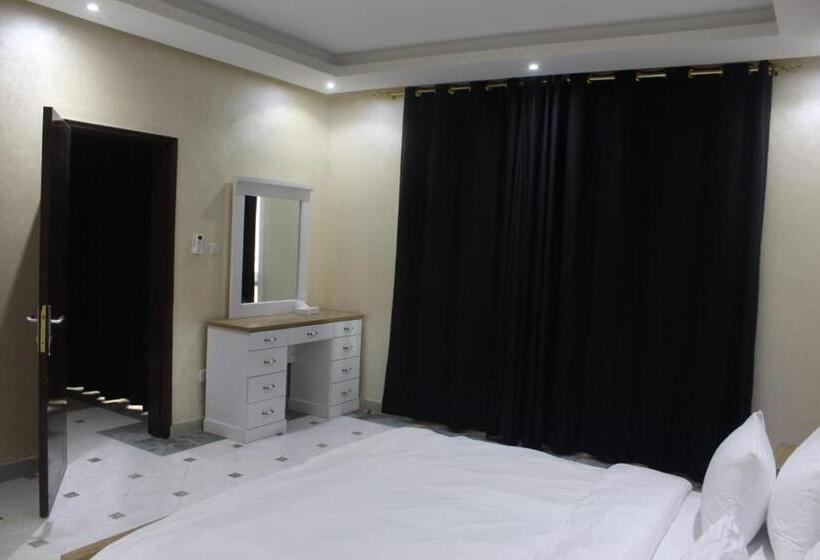 디럭스 패밀리 룸, Corniche Palace