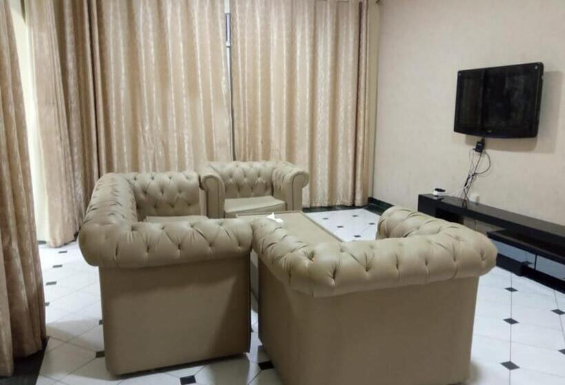 디럭스 패밀리 룸, Corniche Palace